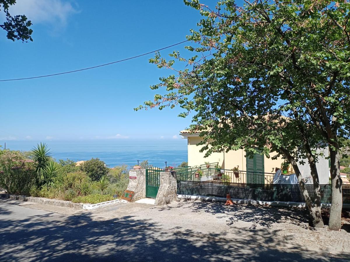Alexandra's * Kalamitsi (Lefkada)